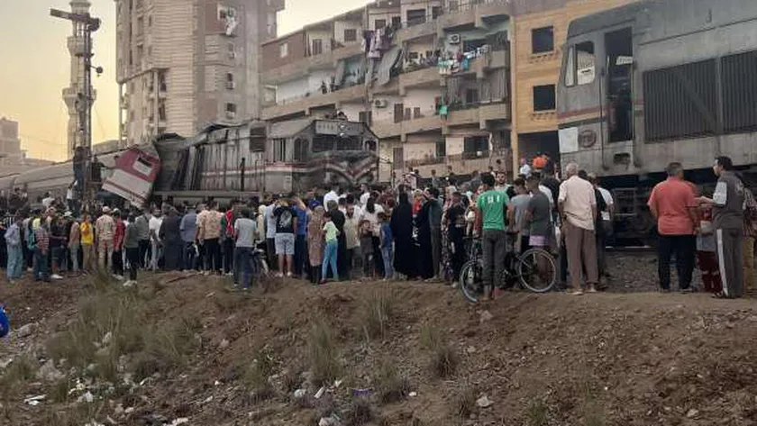 وزير النقل يوجه بالدفع بمعدات وأوناش طوارئ لموقع حادث قطاري الزقازيق
| يلا شوت