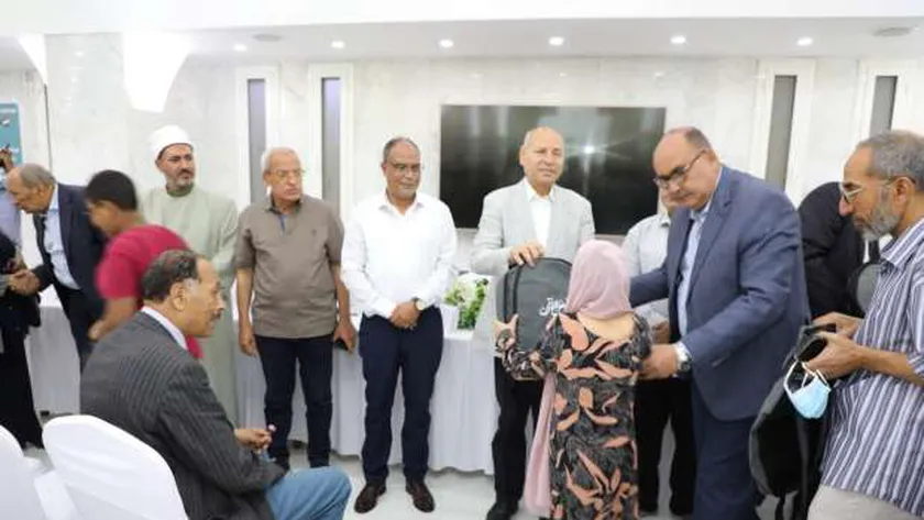 محافظ القاهرة يوزع 1000 حقيبة مدرسية ضمن مبادرة بداية جديدة لبناء الإنسان
| يلا شوت