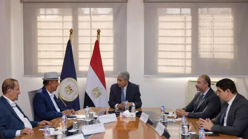 وزير السياحة يلتقي رئيس مجموعة «الحكير القابضة» لبحث فرص الاستثمار
| يلا شوت