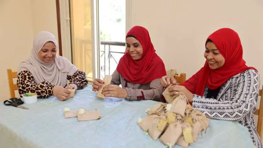 «القومي للمرأة» ينظم ورش عمل حول إنتاج الزيوت الطبيعية لسيدات الأقصر (صور)
| يلا شوت