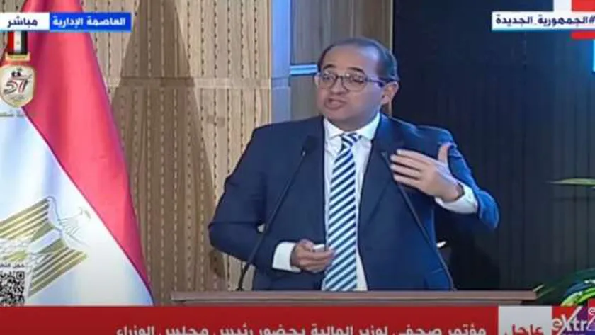 تفاصيل مشروعات قوانين جديدة أقرتها الحكومة.. حزمة من التسهيلات الضريبية
| يلا شوت