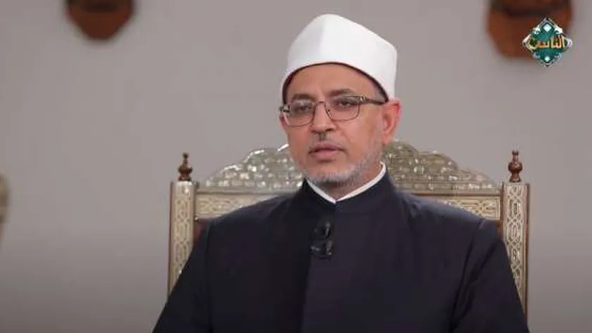 رئيس جامعة الأزهر: القراءات المتواترة للقرآن تضيف عمقا ومعنى للنص
                                     | يلا شوت