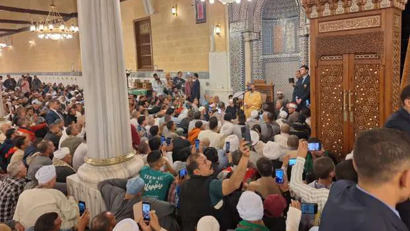 القارئ أحمد نعينع يحيي الليلة الختامية لمولد الحسين بحضور جماهيري كبير
| يلا شوت
