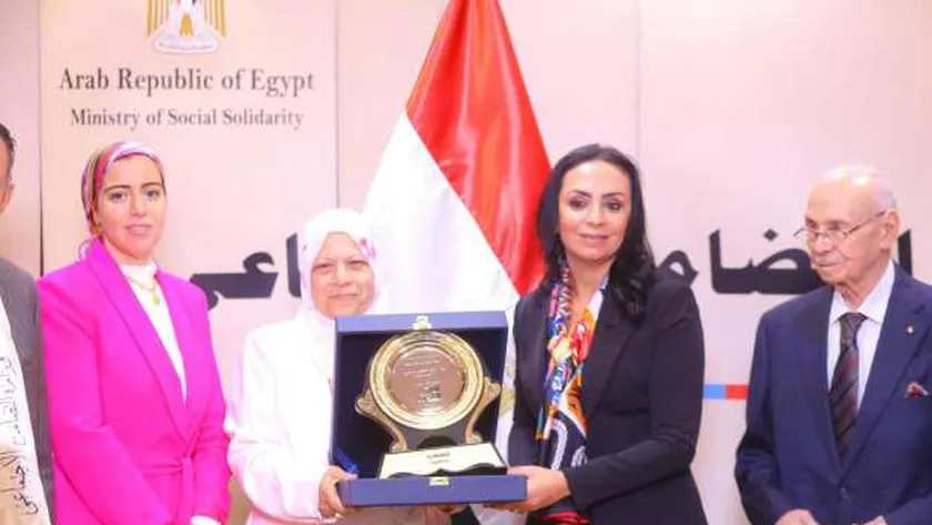 وزيرة التضامن تكرم النماذج الملهمة ضمن مبادرة «الأب القدوة»
| يلا شوت
