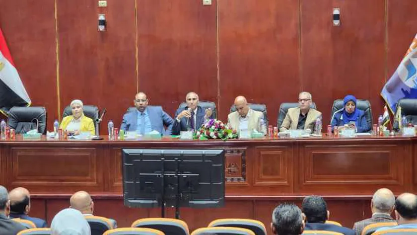 «المجتمعات العمرانية»: سحب المشروعات السكنية من شركات التنفيذ المتأخرة
| يلا شوت
