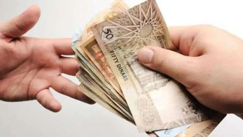هل يجوز إعطاء الزوج المحتاج من زكاة مال الزوجة للإنفاق على البيت؟
| يلا شوت