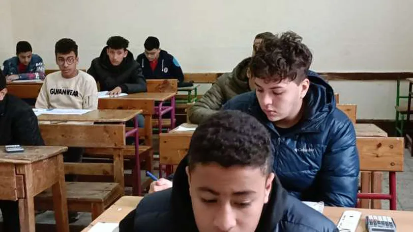 «التعليم» تكشف الفئات المسموح لها بالتقدم لامتحانات الإعدادية.. «هل ابنك منها؟»
| يلا شوت