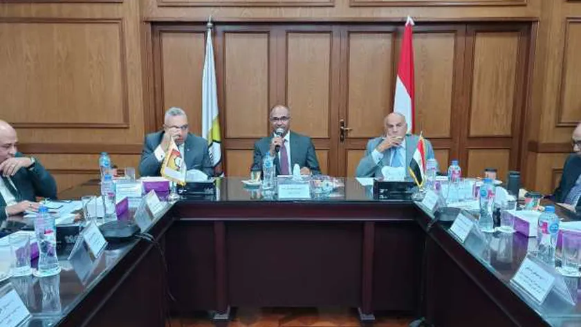 «الإسكان» تعقد اجتماعا لتحديث منظومة أكواد مياه الشرب والصرف الصحي
| يلا شوت