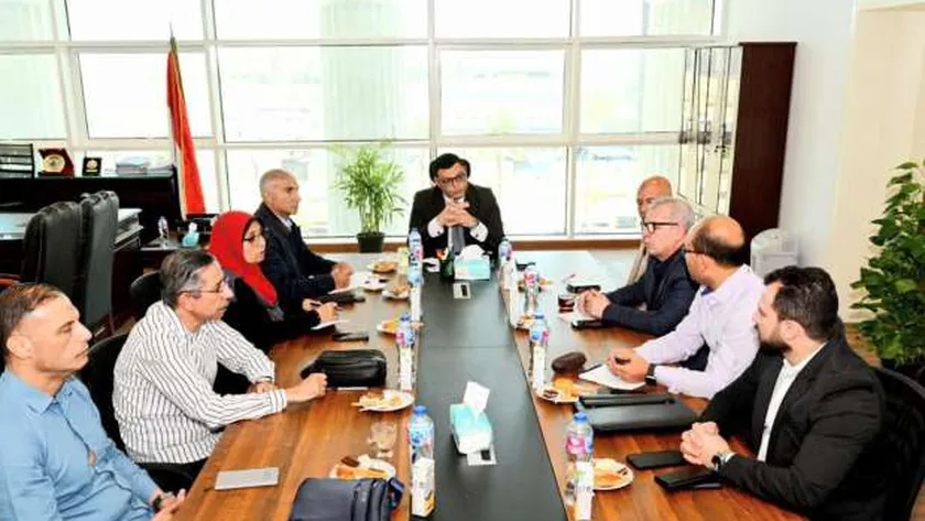 وزير الإسكان يتابع موقف تنفيذ المشروعات التنموية في الساحل الشمالي الغري
| يلا شوت