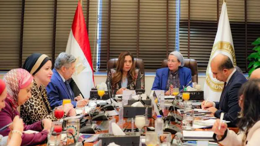 وزيرتا البيئة والتنمية المحلية تترأسان اجتماع لجنة البرنامج الوطني للمخلفات الصلبة
| يلا شوت