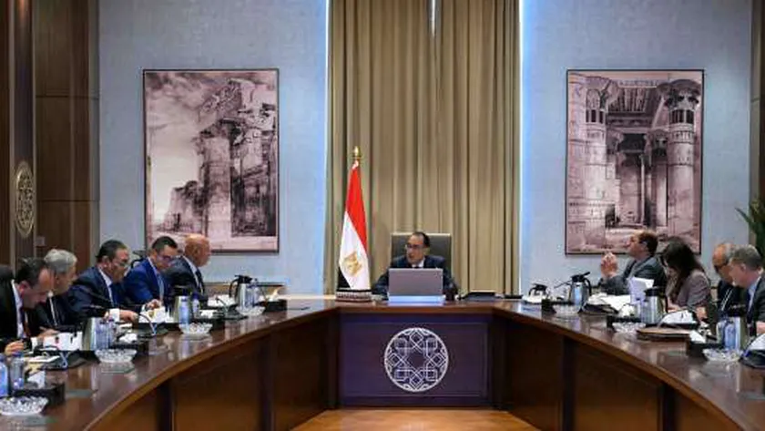 رئيس الوزراء يستكمل مناقشات مشروع القانون المقترح لمناطق المال والأعمال
| يلا شوت