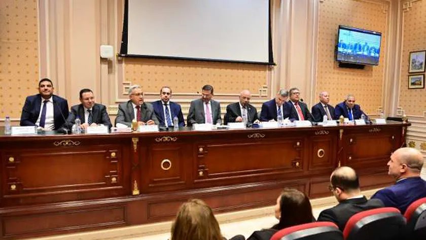 رئيس «شباب النواب» يطالب الحكومة بتبسيط إجراءات التصالح في مخالفات البناء
| يلا شوت
