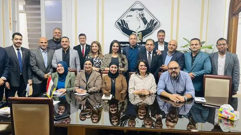 «التنسيقية» تطلق أولى جلسات مناقشة قانون العمل الجديد
| يلا شوت