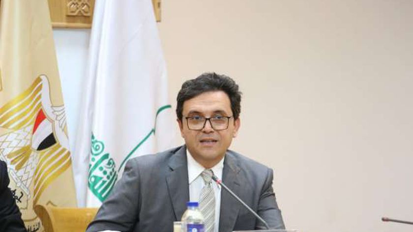 وزير الثقافة يكشف لـ«الوطن» تفاصيل أزمة مقتنيات أحمد زكي: أفراد من أسرته طلبوا استردادها
| يلا شوت