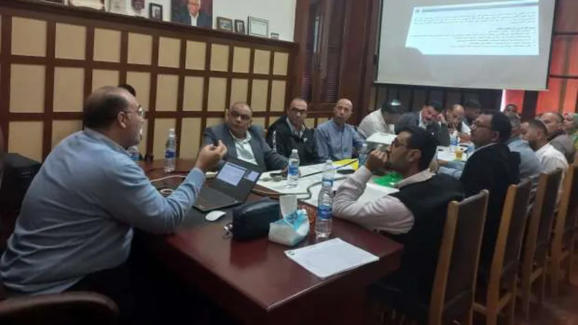 «نقابة البناء» تنظم ندوة لتوعية العاملين بقانون التأمينات الاجتماعية الجديد
| يلا شوت