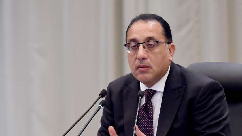 رئيس الوزراء يلتقي وفد رجال أعمال غرفة التجارة والصناعة القطرية
                                     | يلا شوت