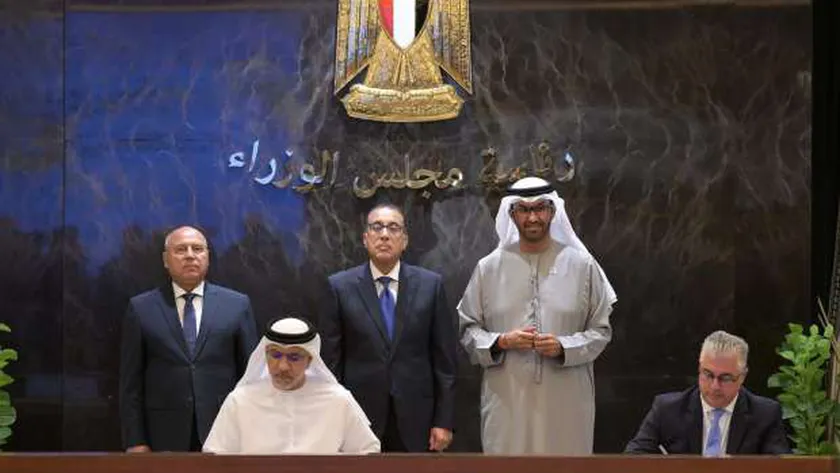 رئيس الوزراء يشهد توقيع مذكرة تفاهم بين المنطقة الاقتصادية لقناة السويس وموانئ أبوظبي
| يلا شوت