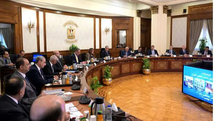 المحافظون يستعرضون موقف التصالح وجهود ضبط الأسواق وتأمين توافر السلع المختلفة
| يلا شوت