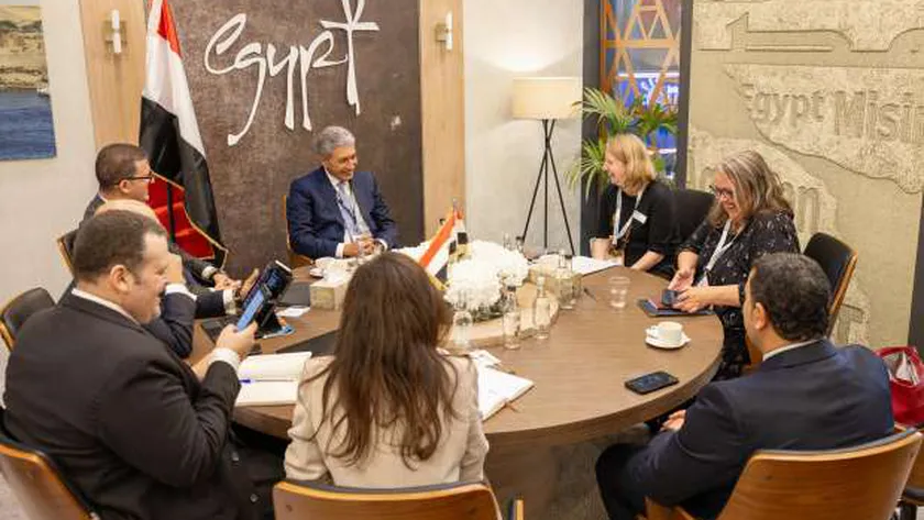 شريف فتحي يبحث سبل زيادة أعداد السياح البريطانيين إلى مصر
| يلا شوت