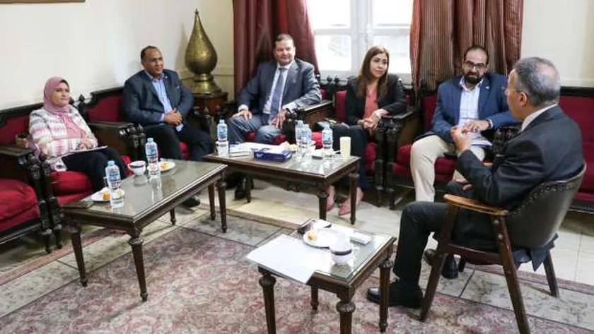 اتفاق بين «الأطباء» و«التأمين الصحي» لدمج العيادات الخاصة في التأمين الشامل
                                     | يلا شوت