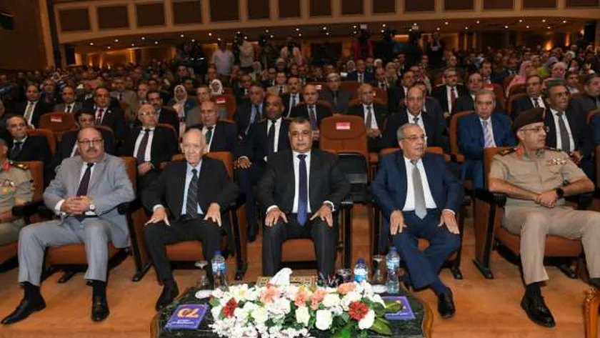 وزير الإنتاج الحربي يُطالب بتوخي الحذر في التعامل مع الشائعات: وسيلة لهدم الدول
| يلا شوت
