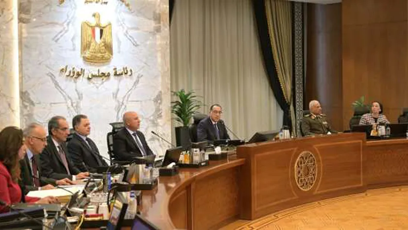 الحكومة توافق على اتفاقيتين للبحث عن الغاز والبترول في بورسعيد والصحراء الغربية
| يلا شوت