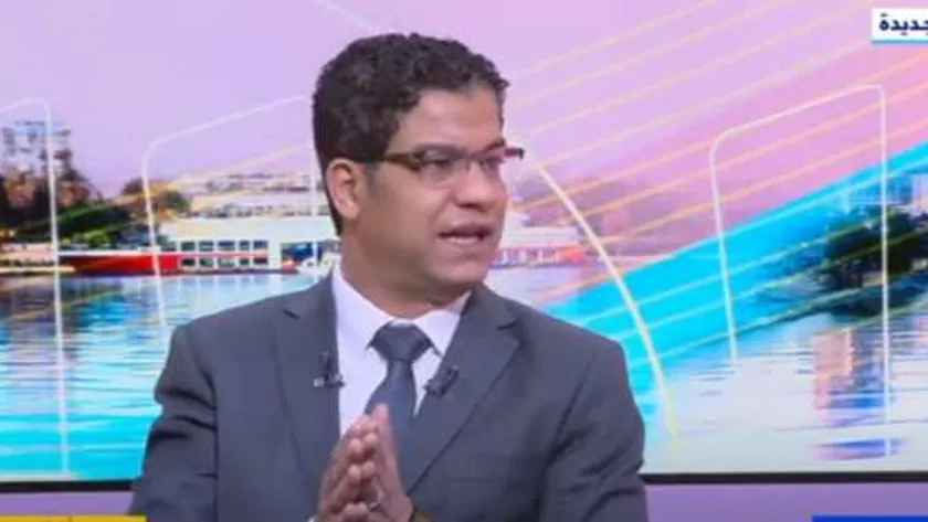 كاتب صحفي: مصر تسعى لتعزيز استراتيجية خدمات وبرامج النقل الجوي
                                     | يلا شوت
