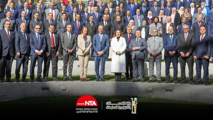 وزير الاتصالات يشهد تخريج دفعة جديدة من «قادة مصر الرقمية»
| يلا شوت
