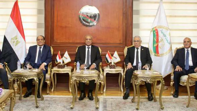 النيابة الإدارية تستجيب لمطالب 107 موظفين بـ«تعليم البحيرة»
| يلا شوت