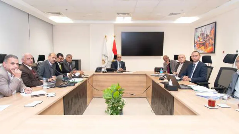 حفر قناة مفتوحة لنقل مياه الصرف الزراعي لـ5 مصارف في سيوة
| يلا شوت