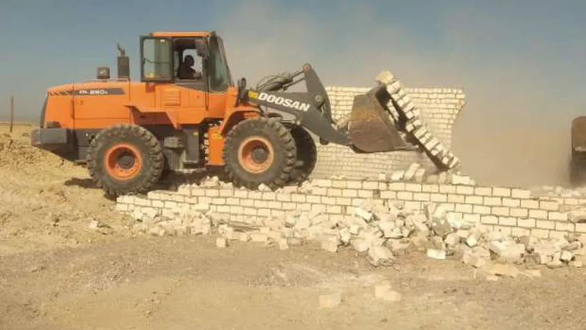 إزالة التعديات على 90 فدانا في مدينة بني مزار الجديدة
| يلا شوت
