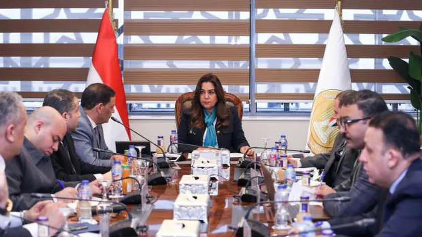 وزيرة التنمية المحلية تتابع إجراءات ترخيص المحال التجارية.. وتشكر «الداخلية»
| يلا شوت
