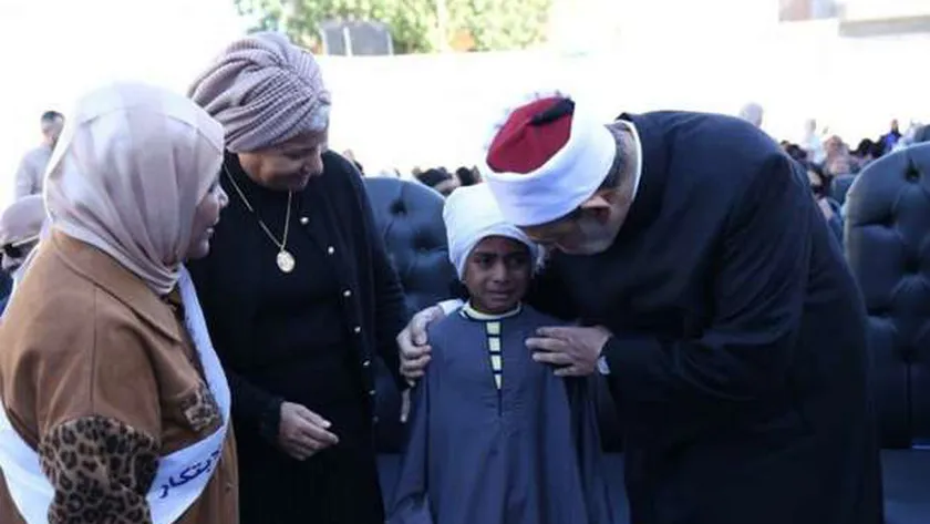 «جبر بخاطره».. موقف إنساني من شيخ الأزهر تجاه تلميذ أثناء افتتاح معهد بالأقصر
                                     | يلا شوت