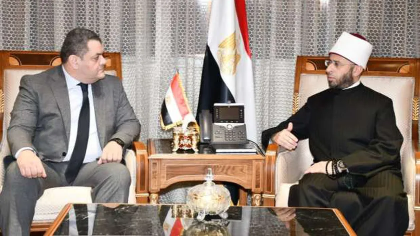 وزير الأوقاف يبحث مع سفير مصر بالفلبين الاستفادة من التجربة المصرية للانتماء الوطني
| يلا شوت