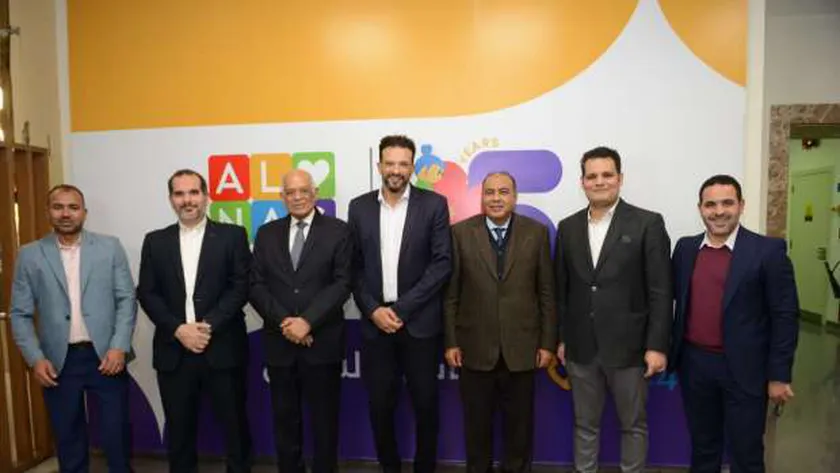 الدكتور علي عبد العال رئيس مجلس النواب السابق يزور مستشفى الناس ويشيد بالخدمات الطبية وعلاج غير القادرين بالمجان ويطالب أهل الخير بتوجيه التبرعات لها
| يلا شوت