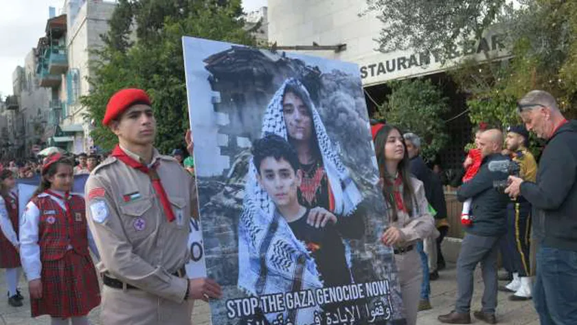 «نريد حياة لا موت».. كيف احتفل الفلسطينيون بعيد الميلاد؟
| يلا شوت