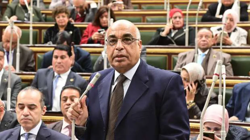 وزير العدل يعتمد ترقية 2415 موظفا بالشهر العقاري
| يلا شوت