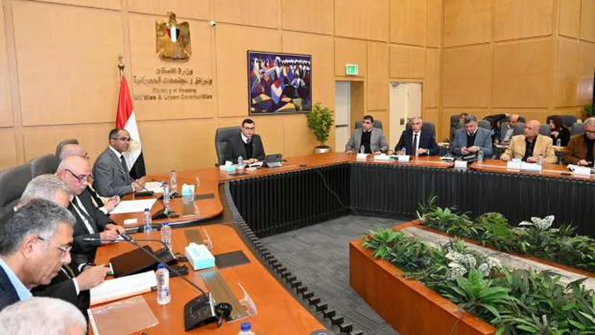 وزير الإسكان يطالب باستخدام المنتج المحلي في مشروعات الشرب والصرف الصحي
| يلا شوت