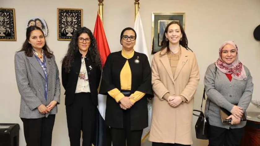 رئيسة «القومي للمرأة» تستقبل ميري أوفاديا مسؤول برامج تنمية بشرية بالبنك الدولي في مصر
| يلا شوت