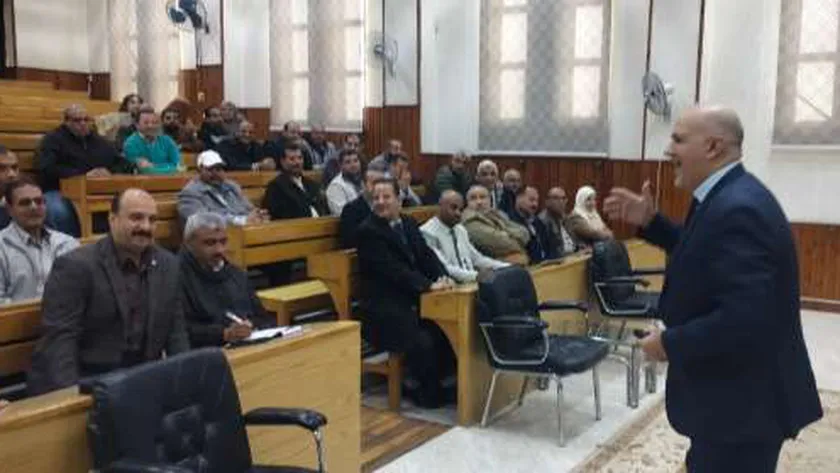 «العمل» تطلق دورة تدريبية لنشر ثقافة الصحة المهنية للعاملين بوزارة الكهرباء
| يلا شوت