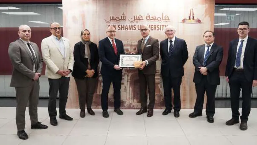 رئيس جامعة عين شمس: فتح آفاق جديدة للتطوير الأكاديمي بالتعاون مع كلية الجراحين بلندن
| يلا شوت