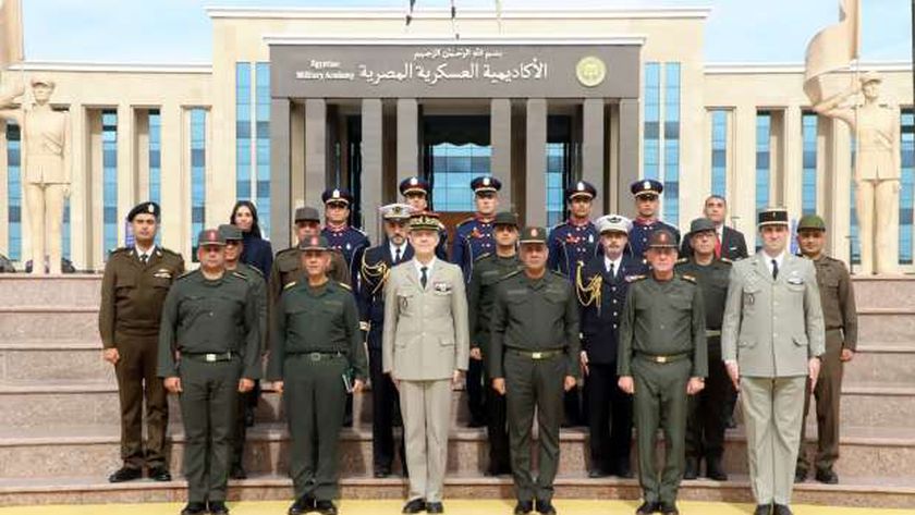 الأكاديمية العسكرية المصرية تستقبل مسؤول التعاون الدولي للقوات البرية الفرنسية
| يلا شوت