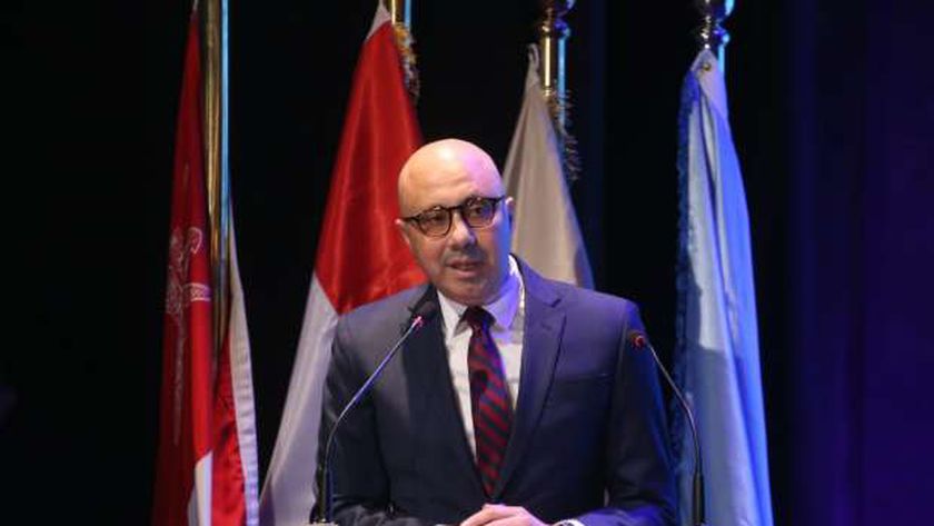 «بهي الدين»: شعار «القاهرة للكتاب» يحمل دلالات تتسق مع الثقافة المصرية والعربية
| يلا شوت