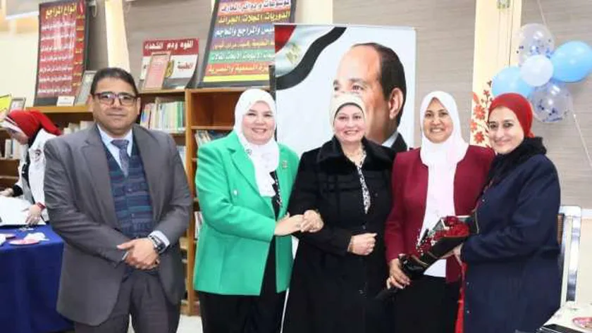 تكريم مديرتي القاهرة الجديدة والمقطم التعليميتين لبلوغهما سن المعاش
| يلا شوت