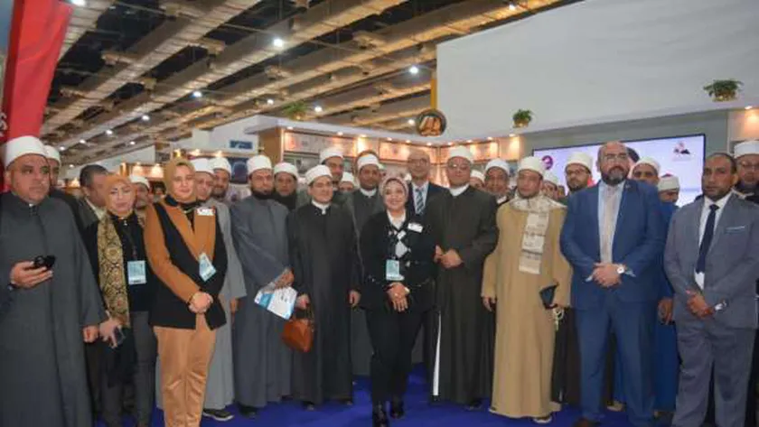 وفد من «أوقاف القليوبية» يزور جناح «الأعلى للشئون الإسلامية» بمعرض الكتاب
| يلا شوت