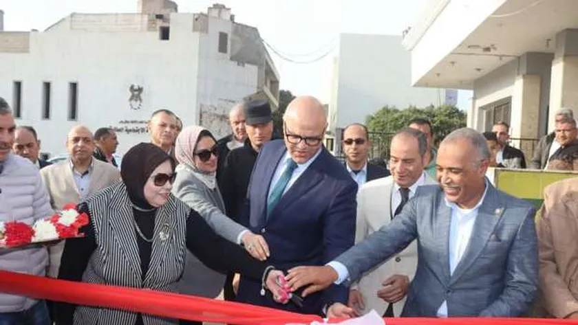 نقابة العاملين بالبترول تشارك في افتتاح معرض «أيادي مصر» للحرف اليدوية
| يلا شوت