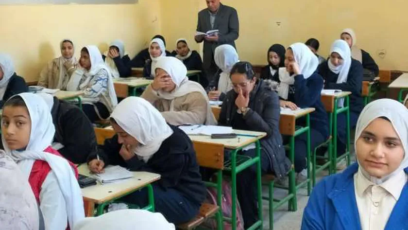 جمع القلعة والدنيا والإنسان في امتحان الشهادة الإعدادية.. اعرف الإجابات الصحيحة
| يلا شوت
