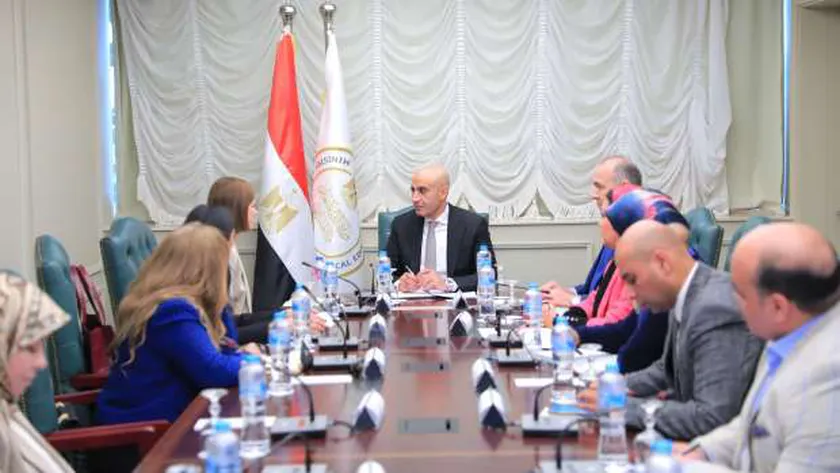 وزير التعليم يبحث تقديم امتحانات بيرسون في مصر ودعم المدارس الرسمية الدولية
| يلا شوت