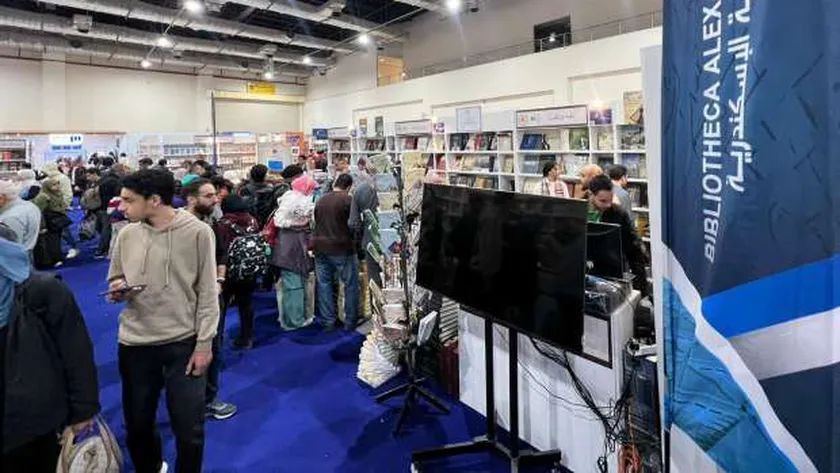إقبال كثيف على إصدارات مكتبة الإسكندرية في معرض القاهرة الدولي للكتاب
| يلا شوت