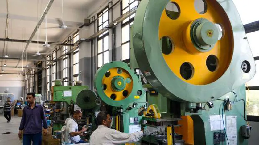 خبير اقتصادي: المشروعات الصغيرة والمتوسطة تساهم بـ70% من الناتج القومي
| يلا شوت